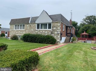 1102 Chesworth Rd, Philadelphia, PA 19115