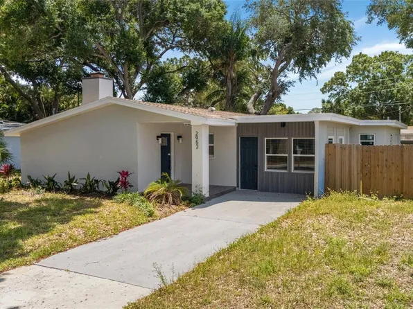 2952 Webley Dr, Largo, FL 33771
