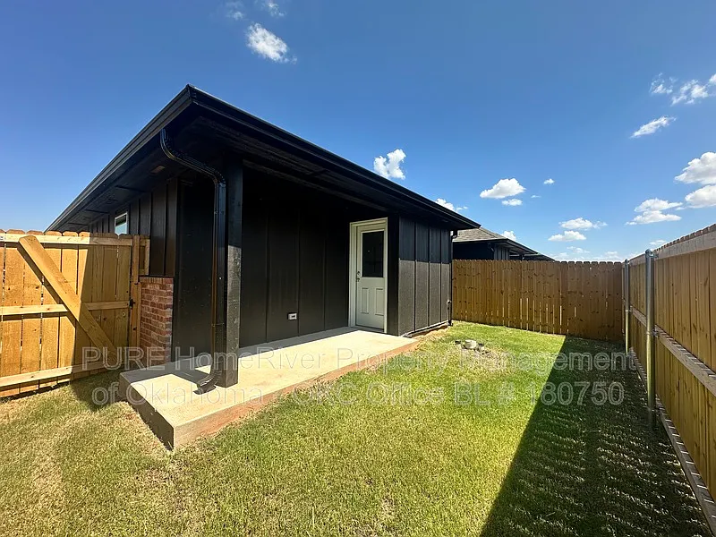 3 bed, 2.0 bath, 1250 sqft, $1,625 — Photo 2