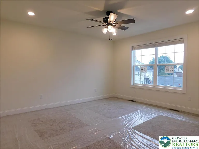 1549 Burkhardt St #C — Photo 19