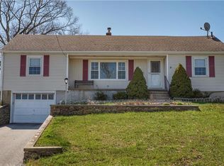 85 Farnum Rd, Warwick, RI 02888