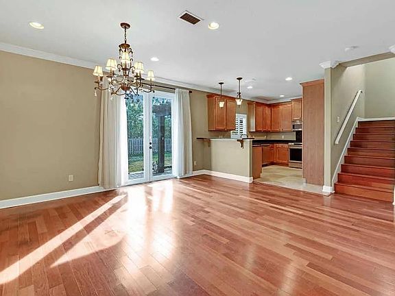3rd image of 4724 Amhurst Cir