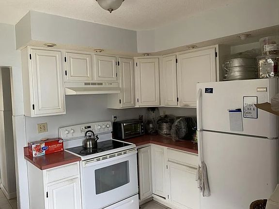 3rd image of 35 E Park Ave Floor 2