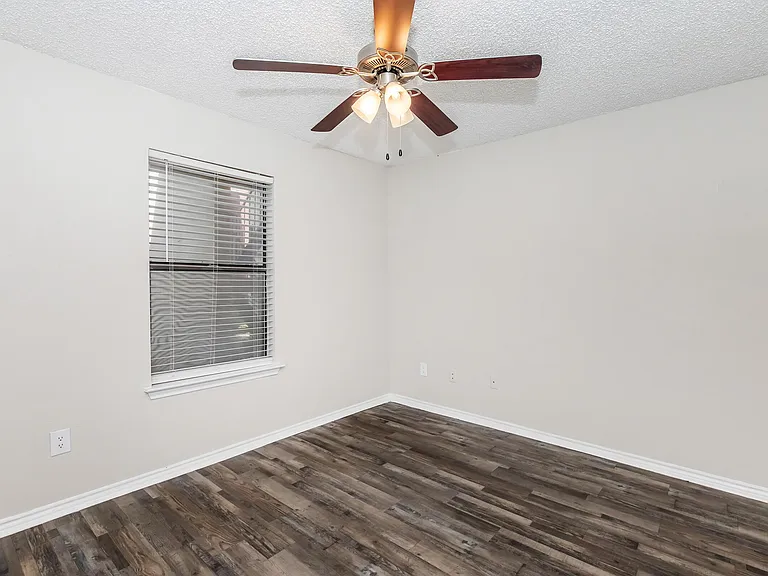 Rolling Hills Place — Photo 23