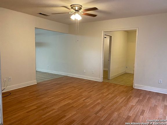 3rd image of 208 Simmons Ave