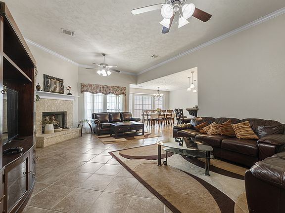 3rd image of 4021 Pomel Dr