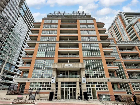 65 Liberty St #325, Toronto, ON M6K 1Y4