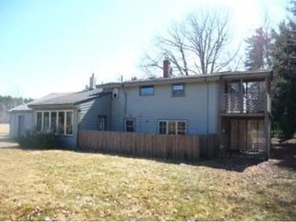 11 North Rd, East Kingston, NH 03827