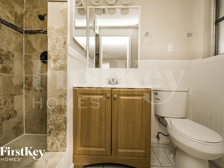 8215 Winthrop Dr — Photo 9