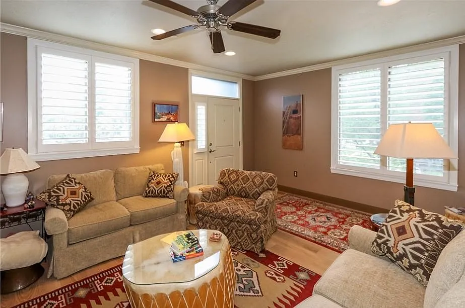 2 bed, 2170 sqft, $3,000 — Photo 4