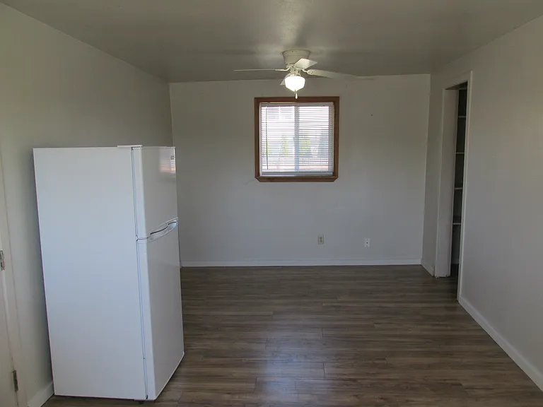 345 E Hazel Ave — Photo 6