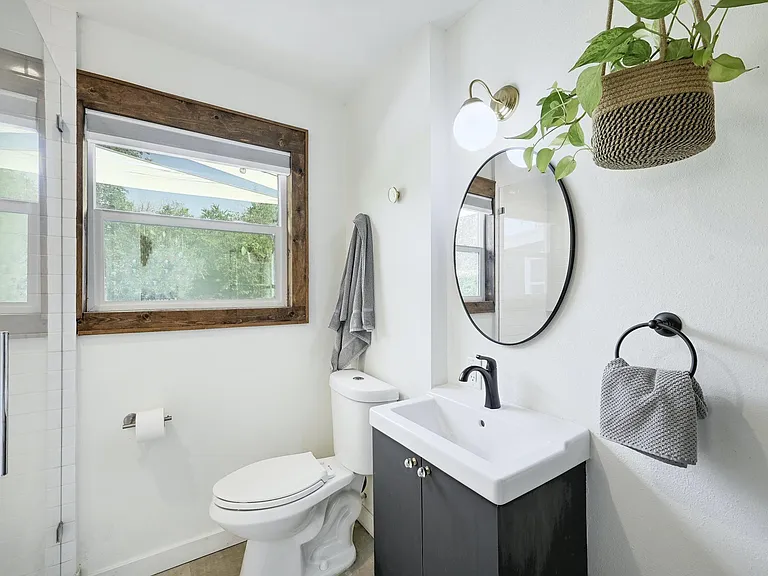 4900 Hilldale Dr — Photo 11