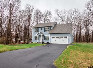 89 Governor Dr, Glenville, NY 12302