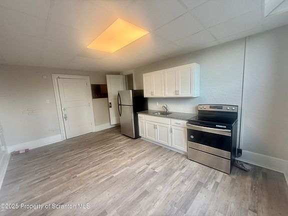3rd image of 102 Delaware Ave #3-B