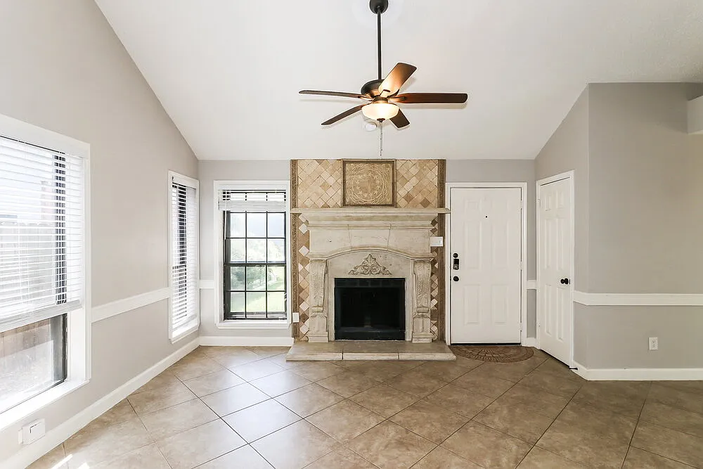 3 bed, 2.0 bath, 1504 sqft, $2,550 — Photo 4