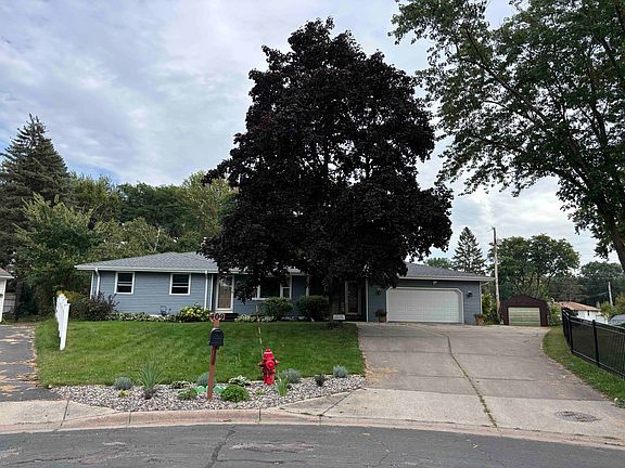 2nd image of 409 Meadow Ct