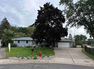 409 Meadow Ct, Woodbury, MN 55125