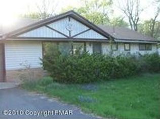 20 Summit View Dr, Mountain Top, PA 18707