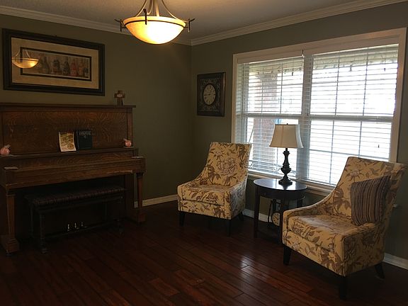 2nd image of 338 Pecan Dr