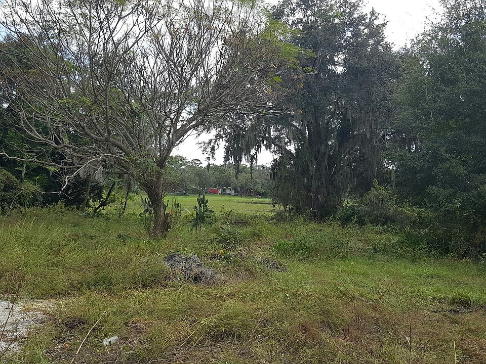 2nd image of 12818 Circle Lake Dr