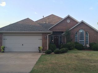 5117 Deerhurst Dr, Norman, OK 73072