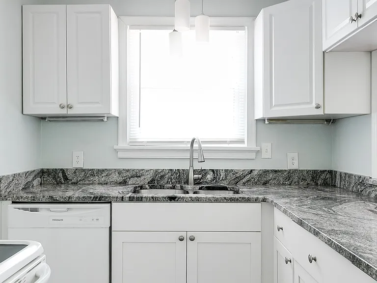 1000 Pepper Ave — Photo 17