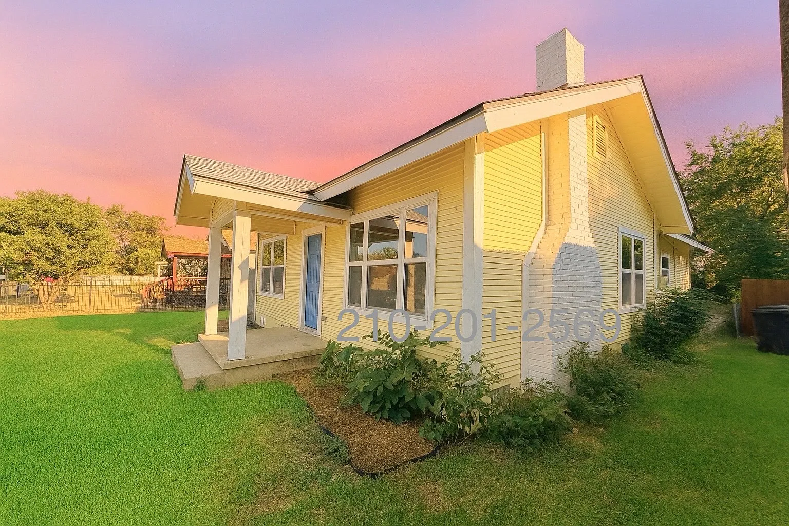 1106 W Ridgewood Ct — Photo 2