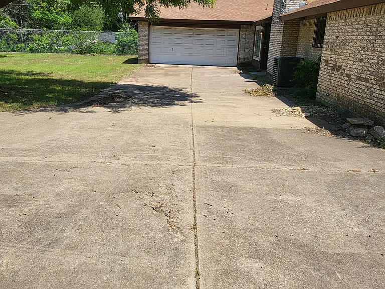 2441 Robert Burns Dr — Photo 21