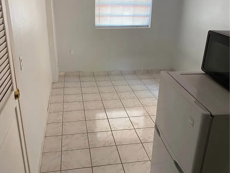 14805 SW 91st Ter — Photo 3
