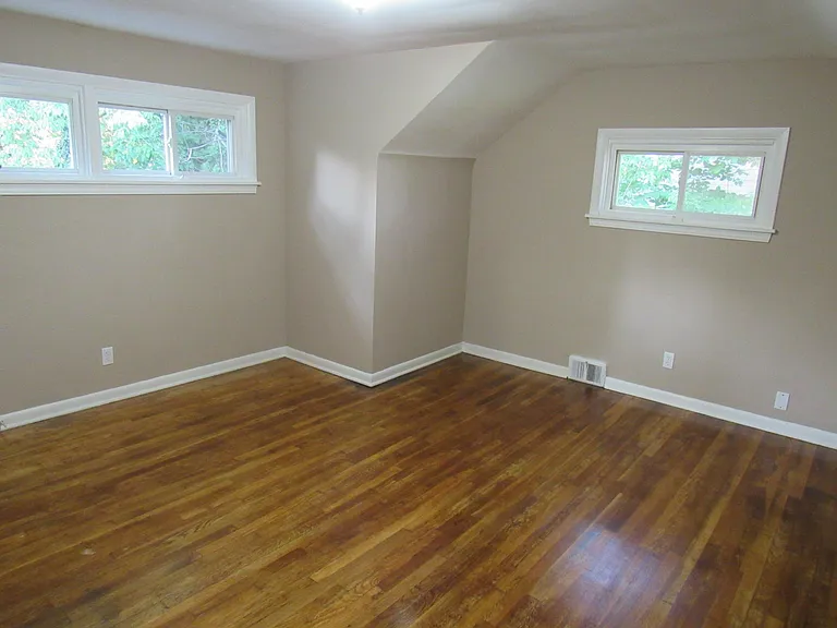 619 Mull Ave — Photo 25