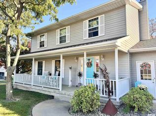 1041 10th Ave N, Clinton, IA 52732