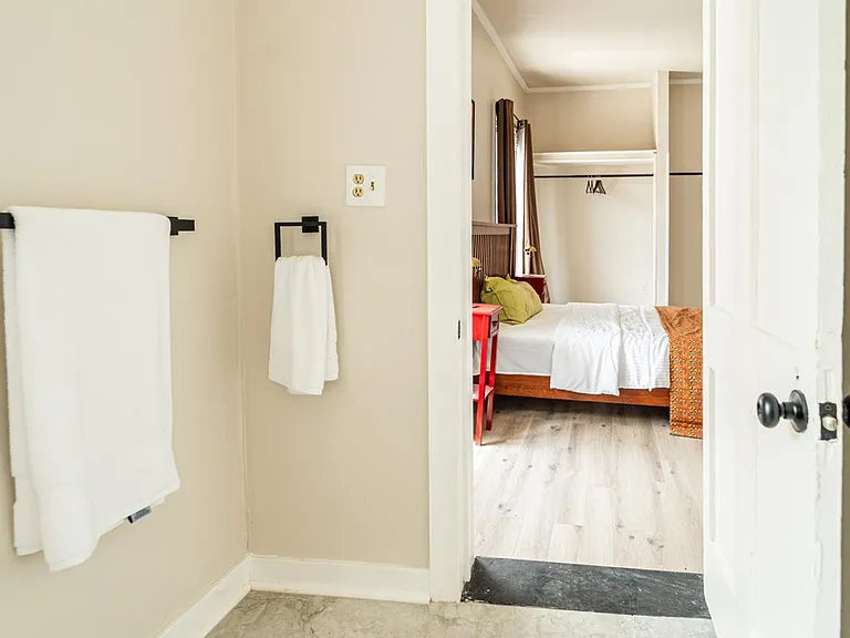 240 Washington Ave #2 — Photo 4
