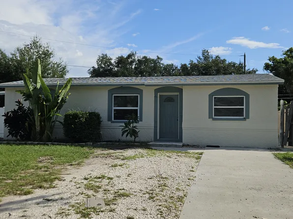 6327 44th Ave N, Kenneth City, FL 33709