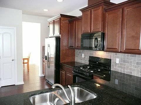 3rd image of 224 Mount Evans Dr