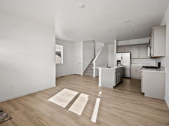 3rd image of 4656 Combine Ln
