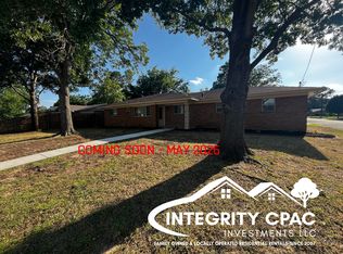 1115 Elmwood St, Gainesville, TX 76240