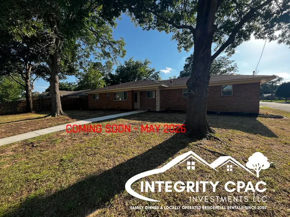 1115 Elmwood St, Gainesville, TX 76240