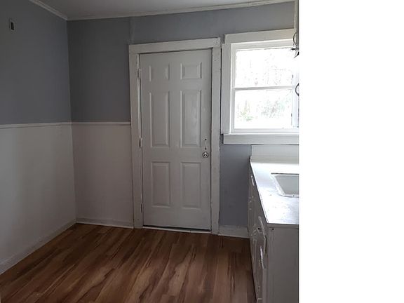 5th image of 2766 Waggoner Ave