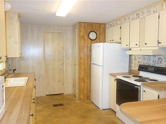 3rd image of 1003 Forest Lake Dr