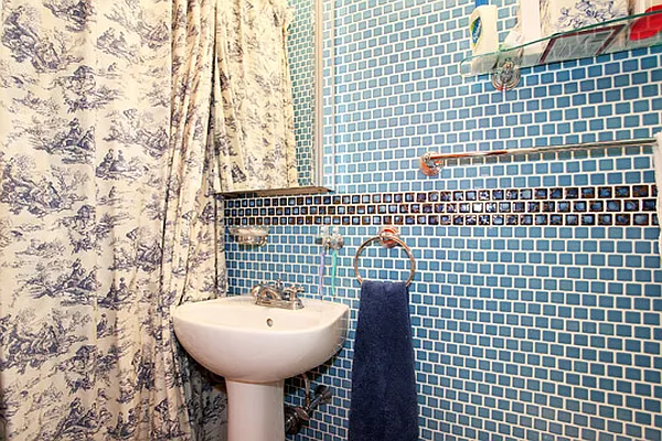 Sold by RE/MAX Town & Country | media 30