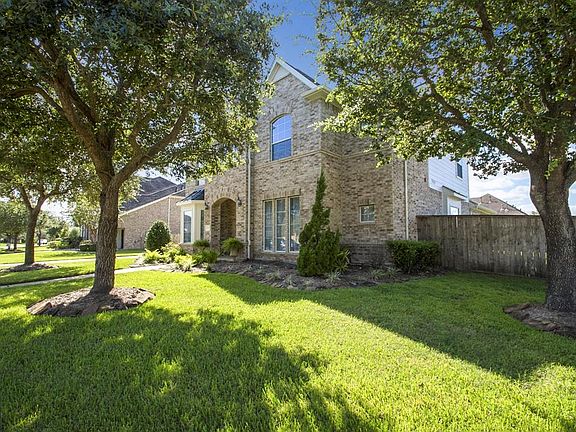 3rd image of 1702 Glen Falls Ln