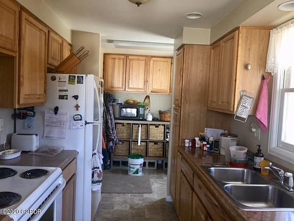 4th image of 102 Sumner Ave