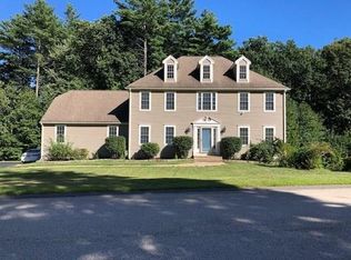 4 Evergreen Ln, Sturbridge, MA 01566