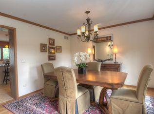 3103 Easton Pl, Saint Charles, IL 60175