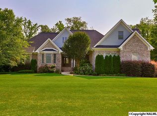 147 Edenshire Dr, Huntsville, AL 35811