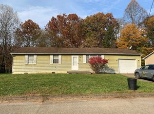 1622 E Poplar St, Davisville, WV 26142