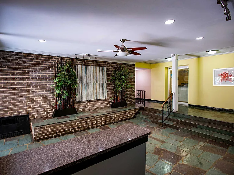 Silver Spring House Apartments Lobby Counter