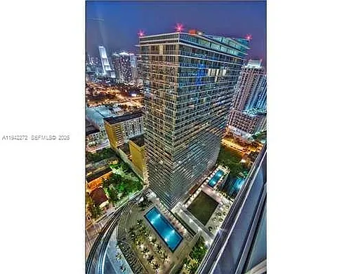 1111 SW 1st Ave #1414 Photo 1
