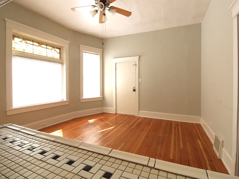 855 E 3rd Ave #5