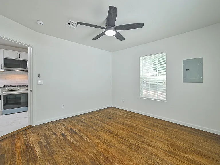 1526 NW 45th St — Photo 17